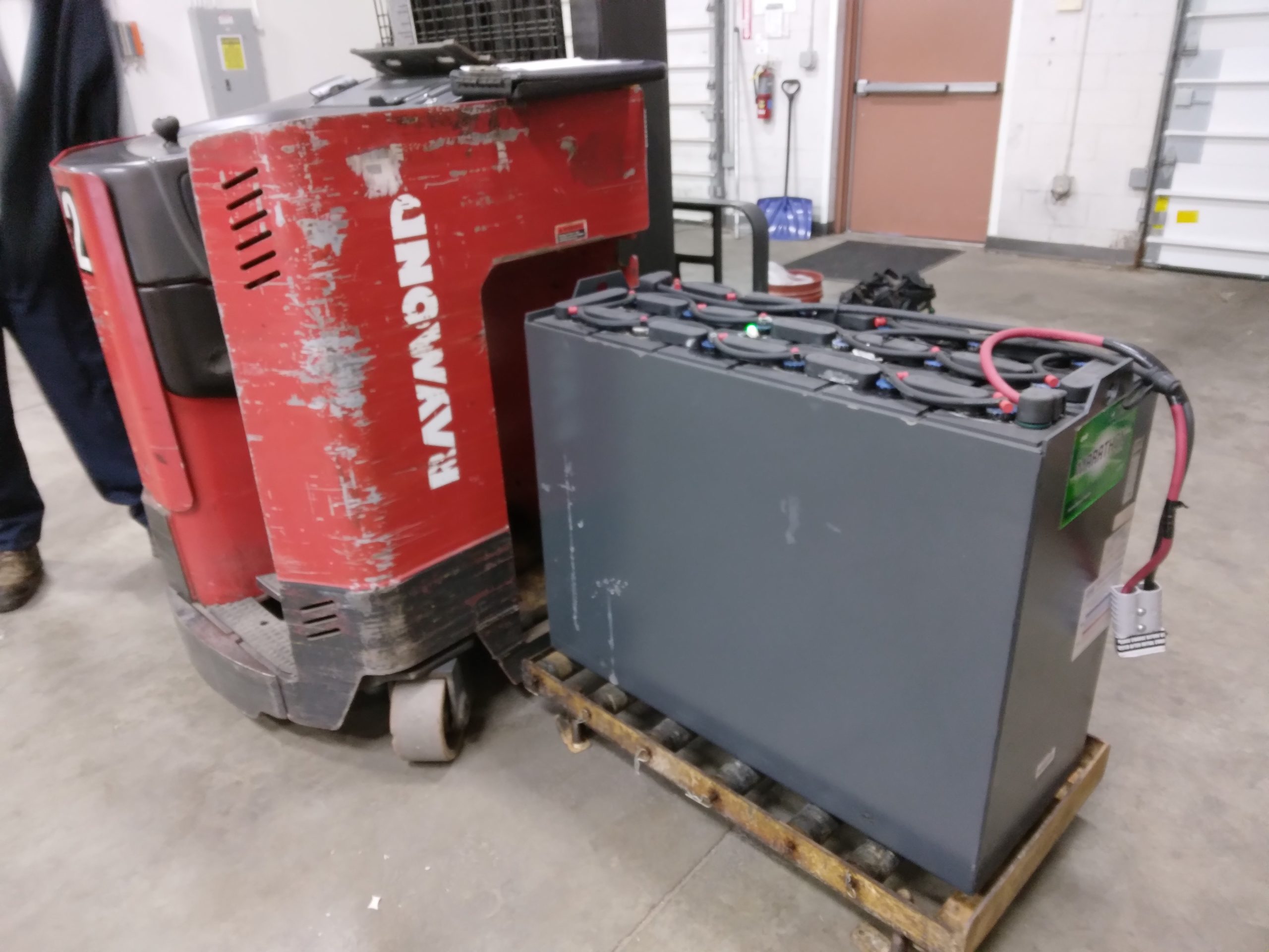 Forklift battery PM service