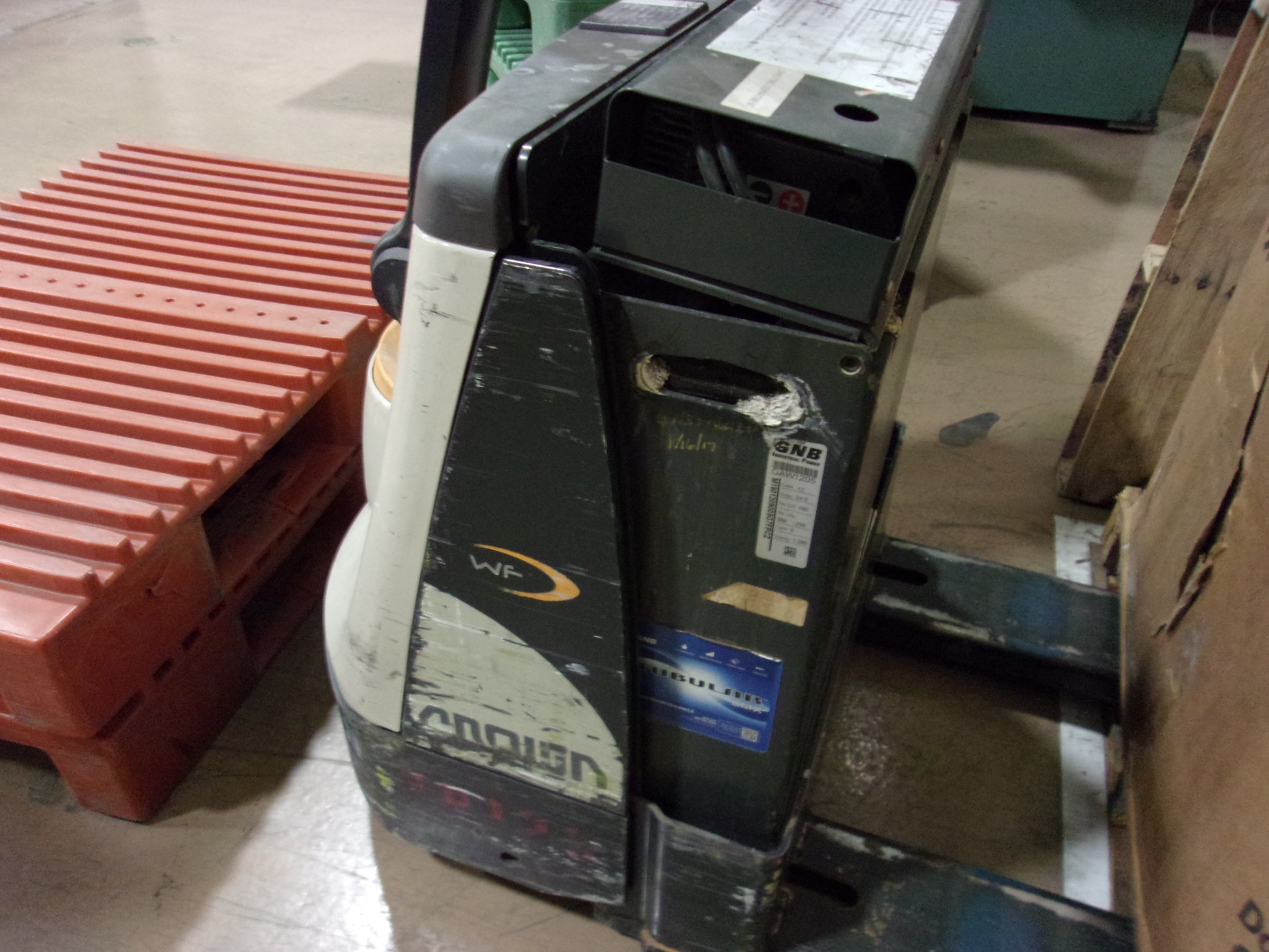 Old Forklift Battery Reconditioning Service